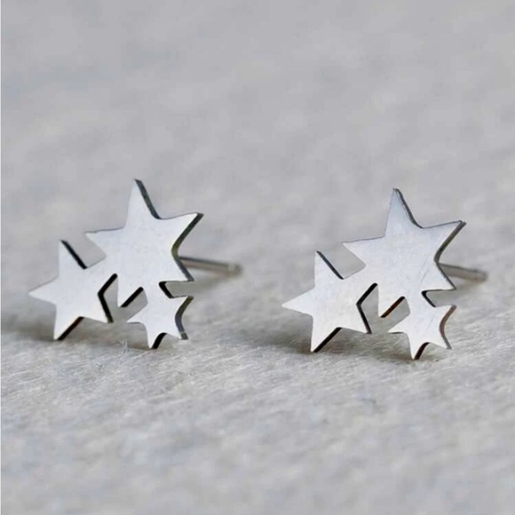 ✨Stainless Steel Star Design Stud Earrings -NWT - Picture 2 of 5